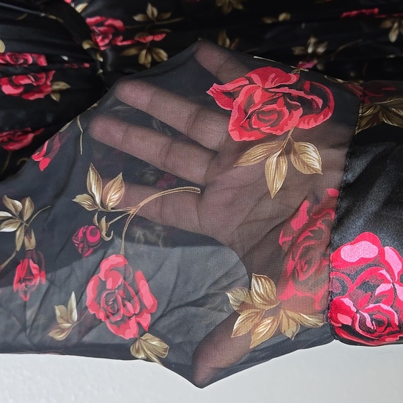 Maidenform Black and Red Floral Satin Robe - Picture 3 of 4